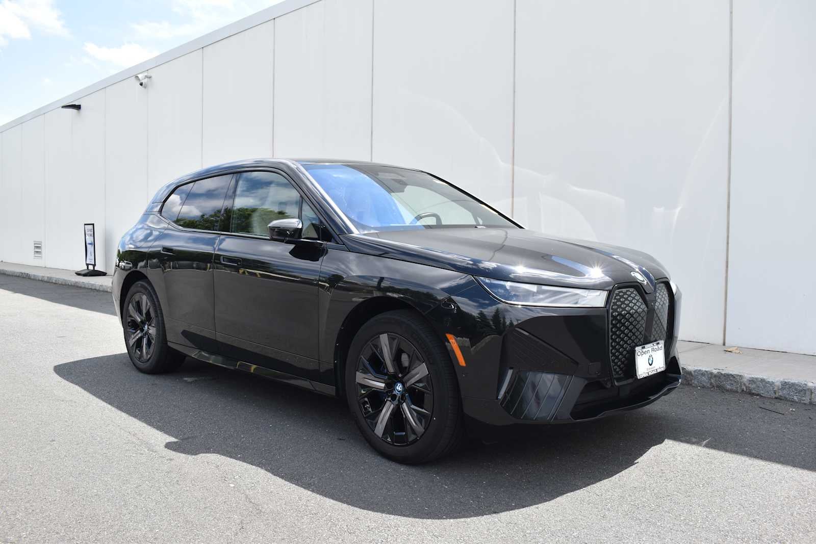 2024 BMW iX xDrive50's photo