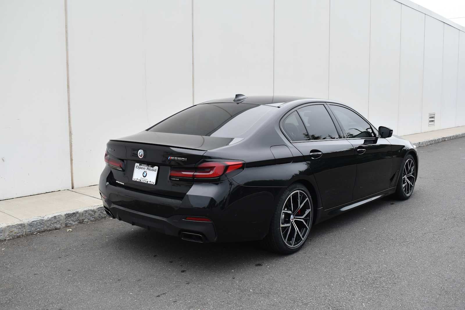 2023 BMW 5 Series M550i xDrive Sedan
