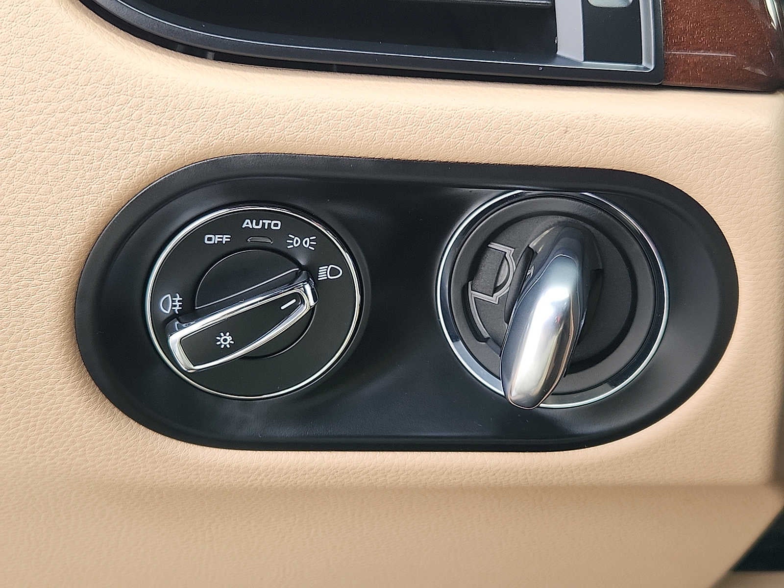 2023 Porsche Macan AWD