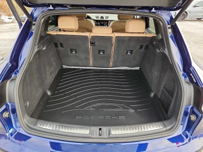 2023 Porsche Macan AWD