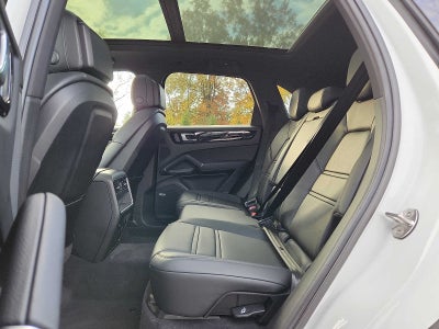 2022 Porsche Cayenne Platinum Edition AWD