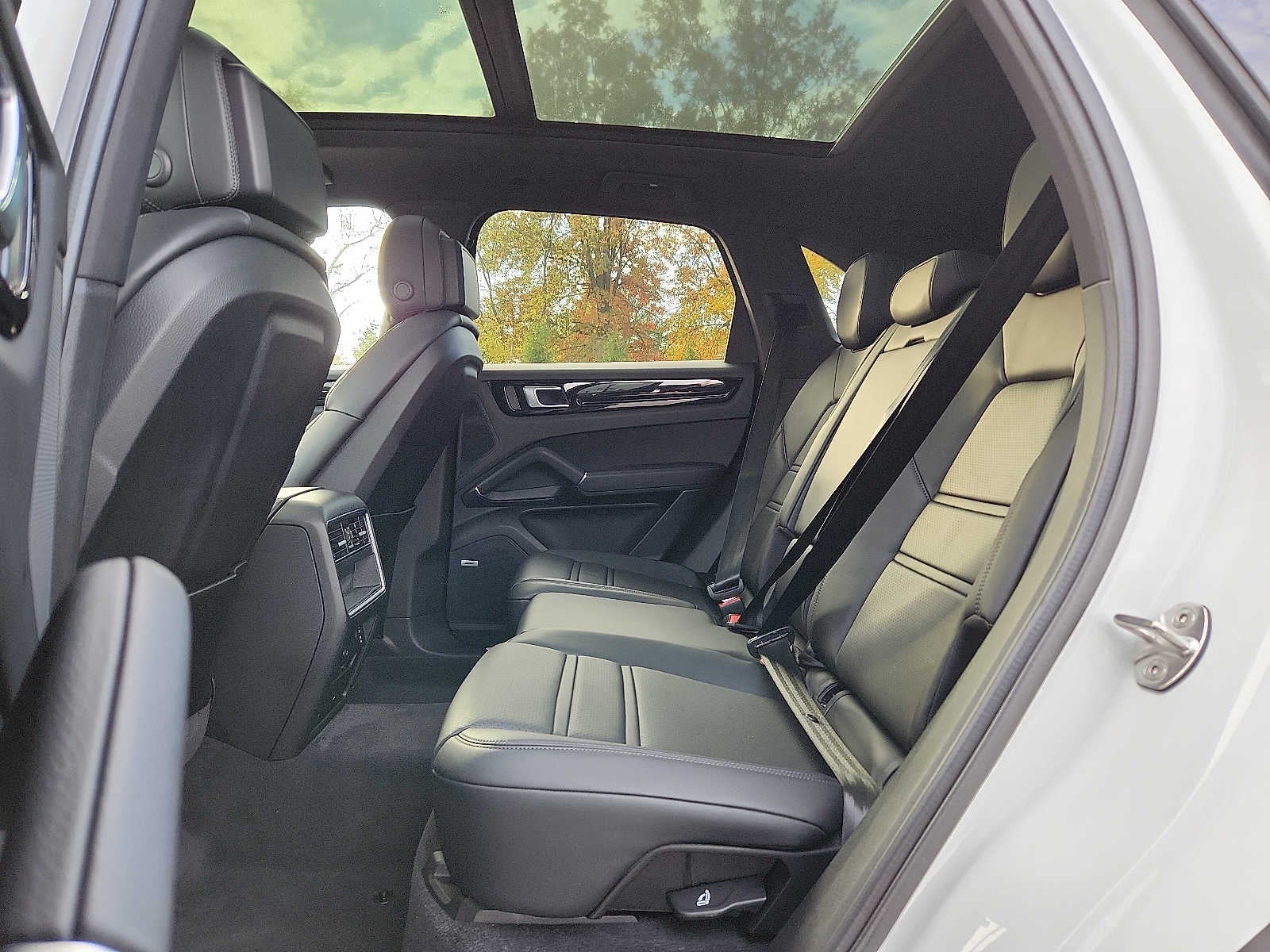 2022 Porsche Cayenne Platinum Edition AWD