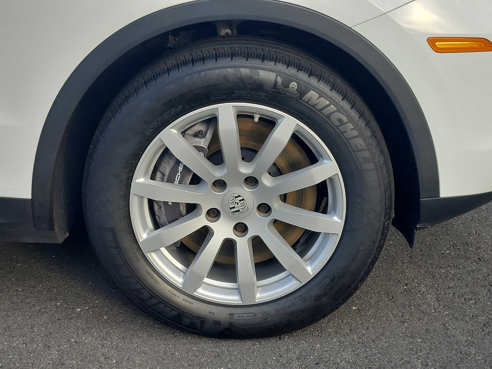 2022 Porsche Cayenne Platinum Edition AWD