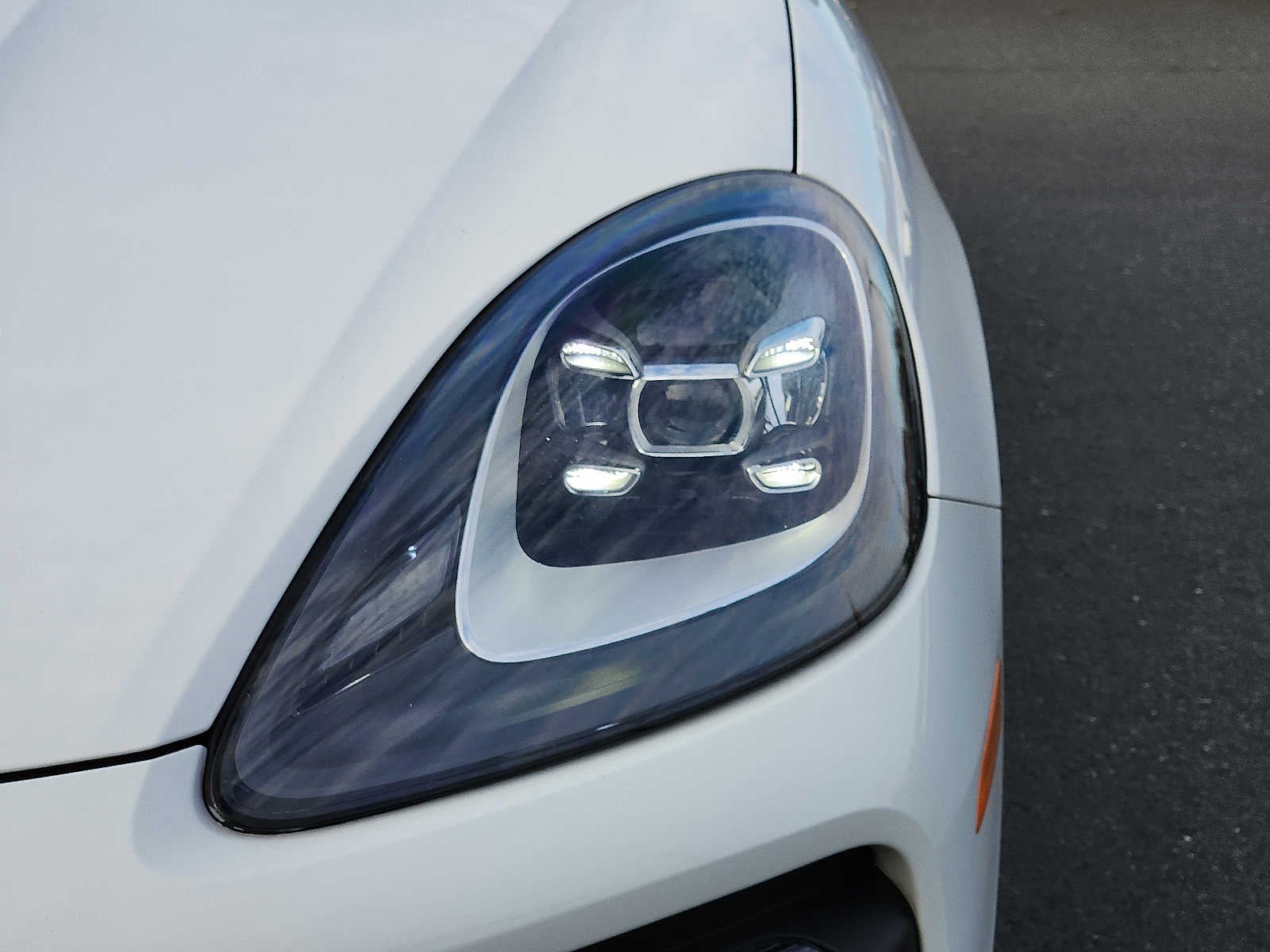 2022 Porsche Cayenne Platinum Edition AWD