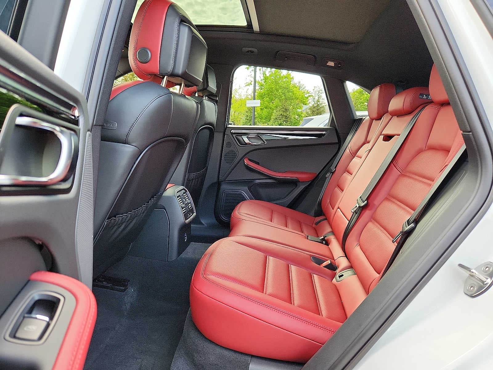 2026 Porsche Macan S AWD