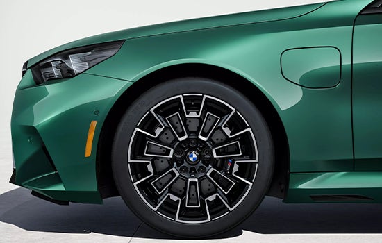 The BMW M5 Touring’s tire wheel. | Open Road BMW of Edison in Edison NJ