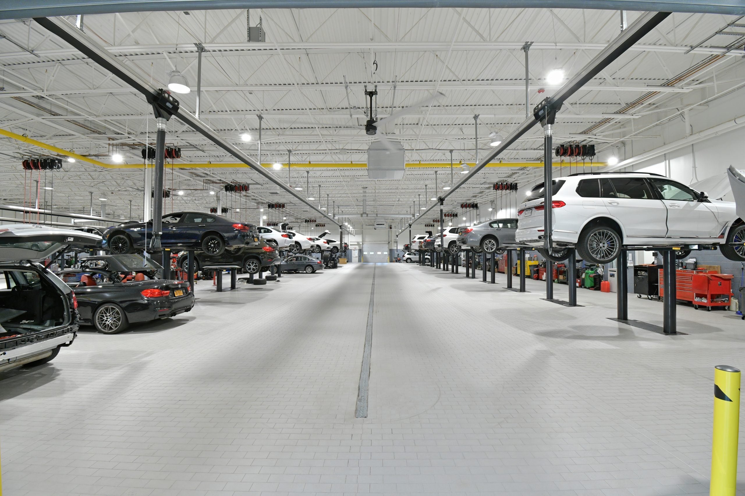 BMW of Edison exterior on Route 1 in Edison NJ